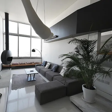 Unique 11th Floor Masterpiece *