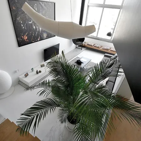 Unique 11th Floor Masterpiece Apartment *